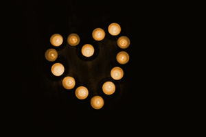 candles in shape of a heart (2)