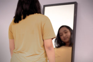 girl looking in the mirror (2)